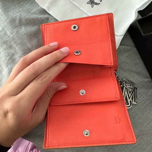 DESIGNER MCM WALLET - Picture 6 of 9